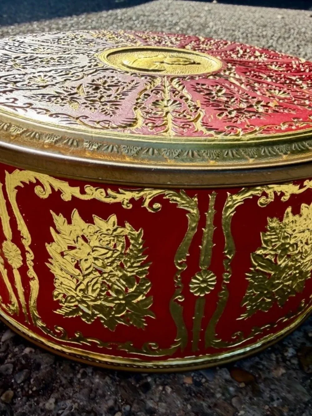 Vintage Jane Parker Cameo Fruitcake Tin Red Gold Embossed Round 8.25 x 3.75 in
